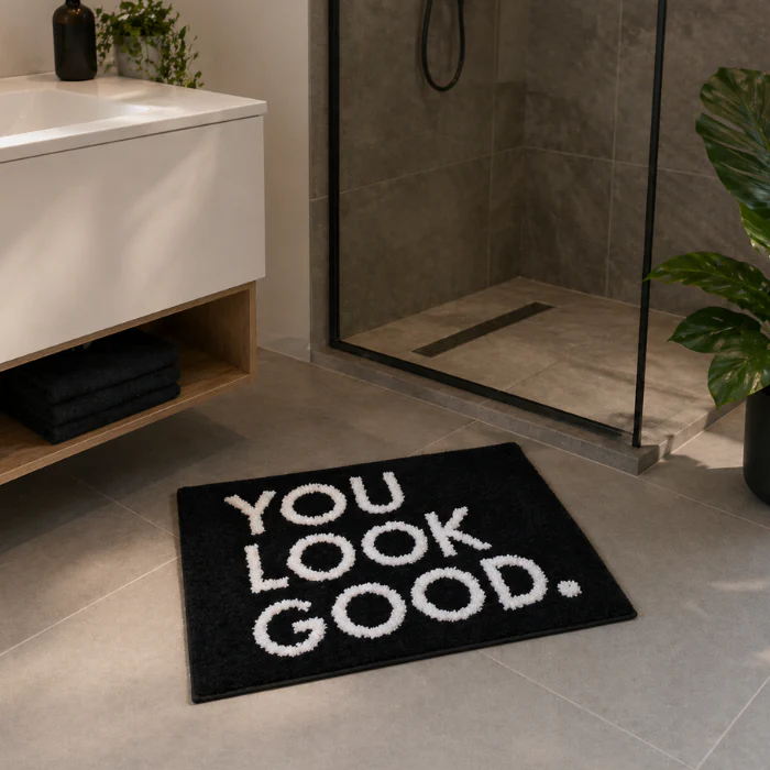 Badmat 'you look good' zwart